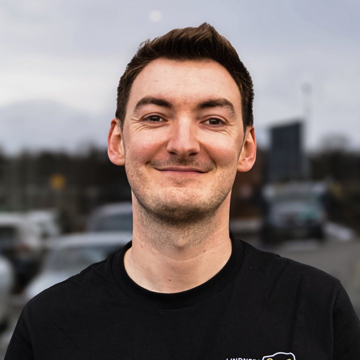 Portraitfoto von Tobias Reinhard
